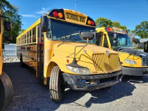 IC Corporation CE Series CE 6.4L 8 2013