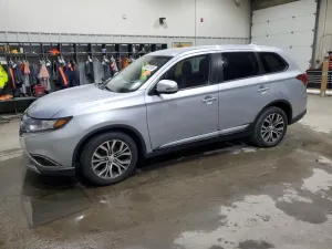 Mitsubishi Outlander SE 2.4L 4 2017