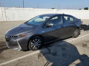Toyota Prius LE 1.8L 4 2020