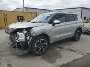 Mitsubishi Outlander ES 2.5L 4 2022
