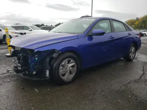 Hyundai Elantra SE 2.0L 4 2025