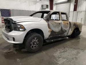 RAM 1500 ST 5.7L 8 2014