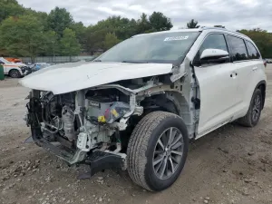 Toyota Highlander SE 3.5L 6 2017