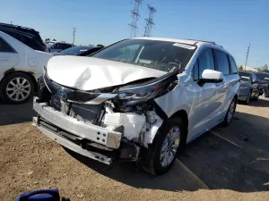 Toyota Sienna LIMITED 2.5L 4 2024