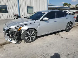 Nissan Altima SV 2.5L 4 2022