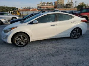 Hyundai Elantra SE 1.8L 4 2014