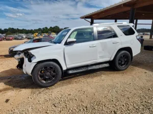 Toyota 4Runner SR5 4.0L 6 2015