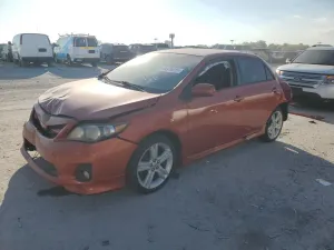 Toyota Corolla BASE 1.8L 4 2013
