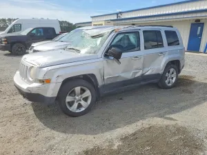 Jeep Patriot LATITUDE 2.0L 4 2013