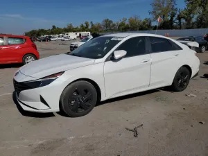 Hyundai Elantra SEL 2.0L 4 2022