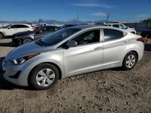 Hyundai Elantra SE 1.8L 4 2016