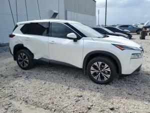 Nissan Rogue SV 2.5L 4 2021