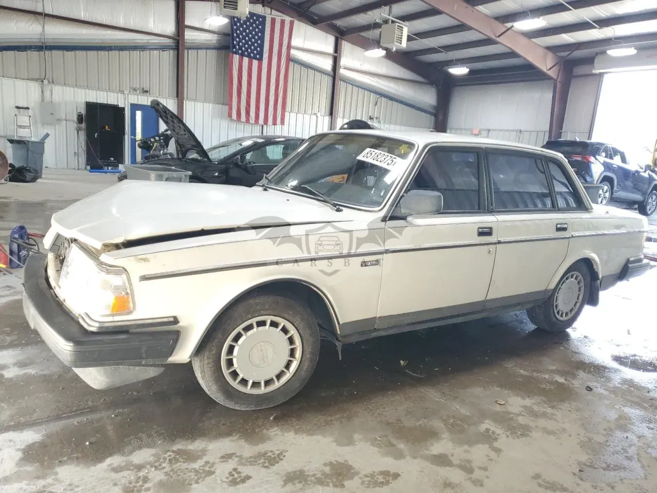 Volvo 240 BASE 2.3L 4 1990