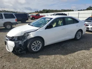 Toyota Camry LE 2.5L 4 2015