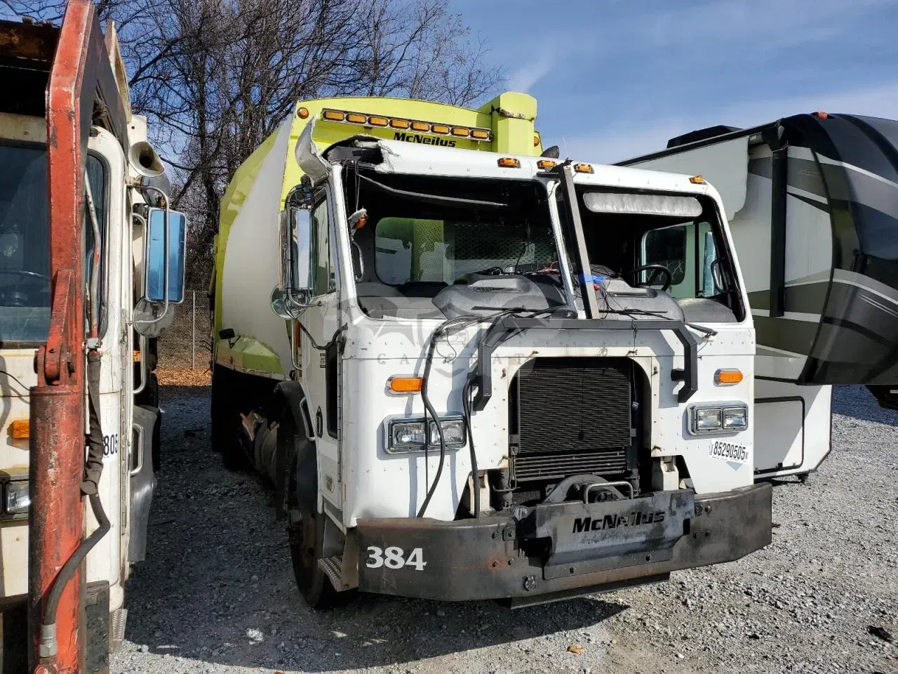 Peterbilt 320/325 8.9L 6 2013