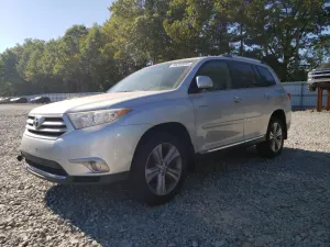 Toyota Highlander LIMITED 3.5L 6 2013