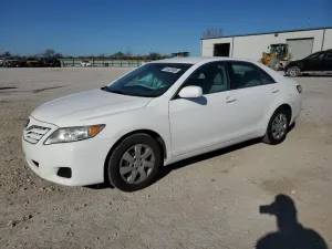 Toyota Camry BASE 2.5L 4 2011