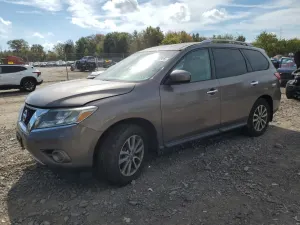 Nissan Pathfinder S 3.5L 6 2014