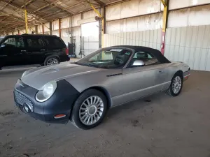 Ford Thunderbird 3.9L 8 2004