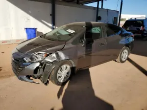 Nissan Versa S 1.6L 4 2024
