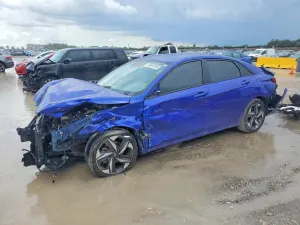 Hyundai Elantra 2.0L 4 2023