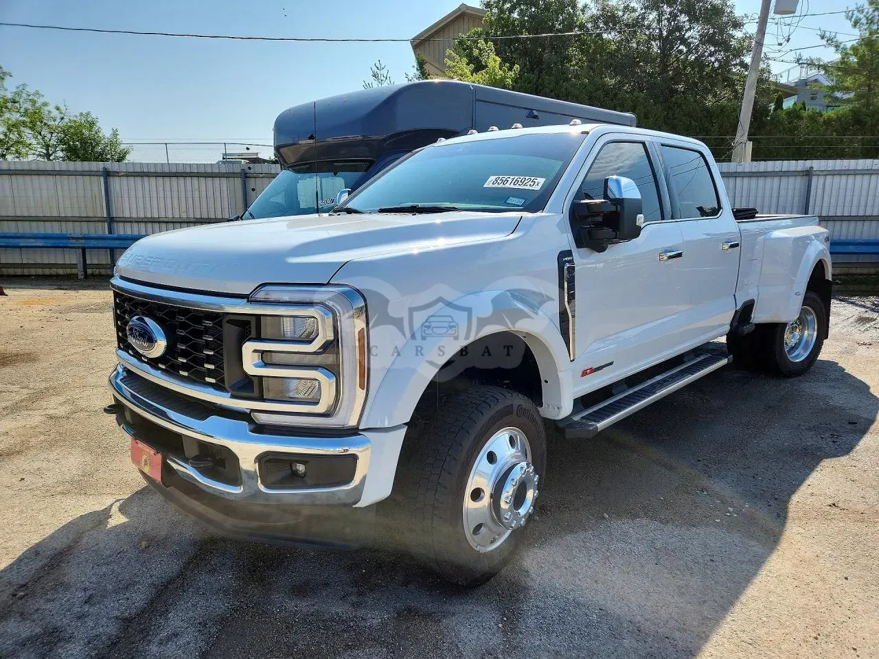 Ford F-450 6.7L 8 2026