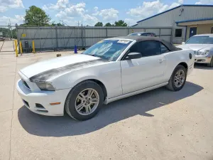 Ford Mustang 3.7L 6 2014
