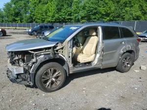 Toyota Highlander 3.5L 6 2016