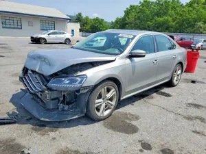 Volkswagen Passat 2.0L 4 2013