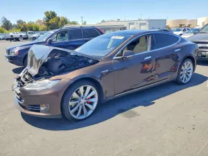 Tesla Model S 2014