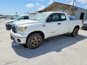 Toyota Tundra 5.7L 8 2011