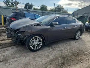 Nissan Maxima S 3.5L 6 2012