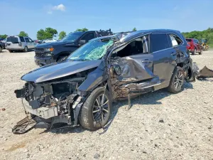 Toyota Highlander 3.5L 6 2017