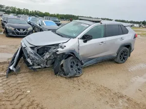 Toyota Rav4 LE 2.5L 4 2023