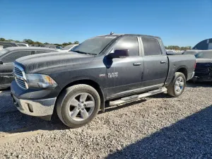 RAM 1500 SLT 5.7L 8 2015