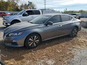 Nissan Altima SV 2.5L 4 2021