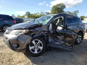 Toyota Rav4 XLE 2.5L 4 2013