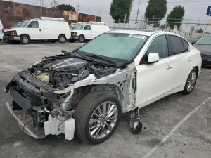 Infiniti Q50 LUXE 3.0L 6 2018