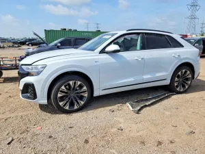 Audi Q8 3.0L 6 2025