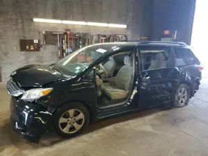 Toyota Sienna 3.5L 6 2014
