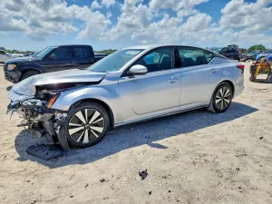 Nissan Altima 2.5L 4 2019