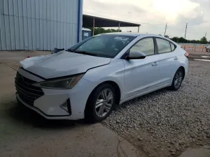 Hyundai Elantra 2.0L 4 2020