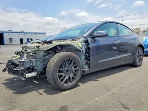 Tesla Model 3 2025