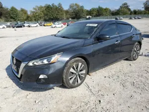 Nissan Altima SV 2.5L 4 2020