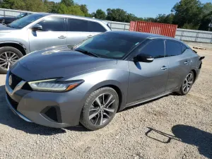 Nissan Maxima SV 3.5L 6 2020