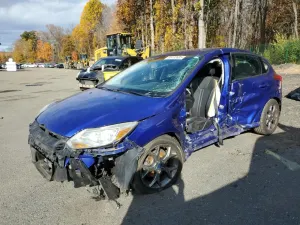 Ford Focus SE 2.0L 4 2014