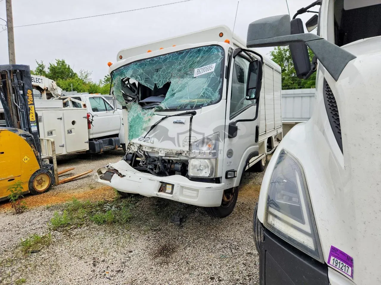 Isuzu NRR 5.2L 4 2014