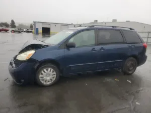 Toyota Sienna CE 3.3L 6 2004