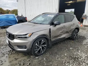 Volvo XC40 T5 R-DESIGN 2.0L 4 2022