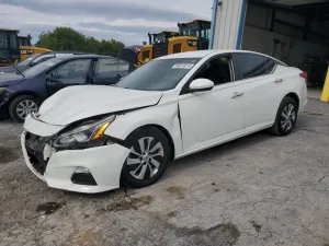 Nissan Altima S 2.5L 4 2020